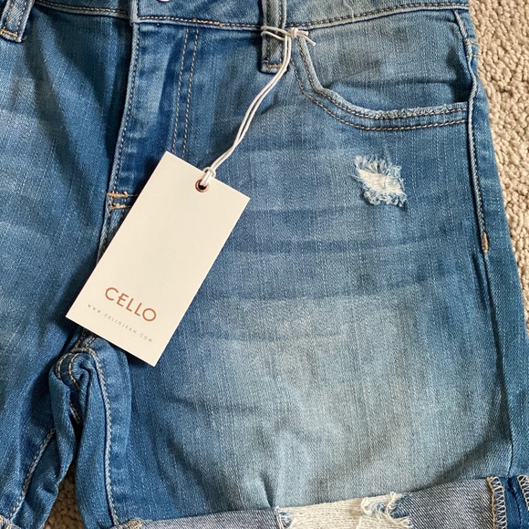 Shorts - Picture 3 of 3